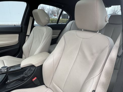 Used 2016 BMW 320i Sedan image 16