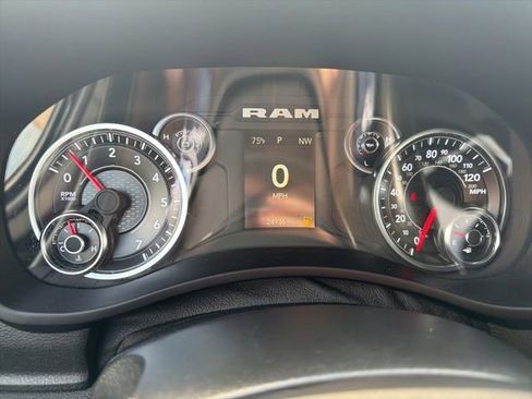 Used 2024 RAM 2500 Tradesman w/ Chrome Appearance Group AWD/4WD image 18