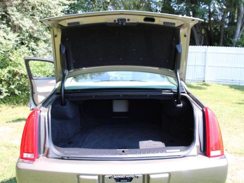 Used 2011 Cadillac DTS image 26