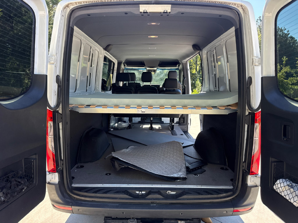 Used 2020 Mercedes-Benz Sprinter 2500 image 32