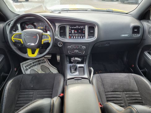 Used 2017 Dodge Charger R/T image 9