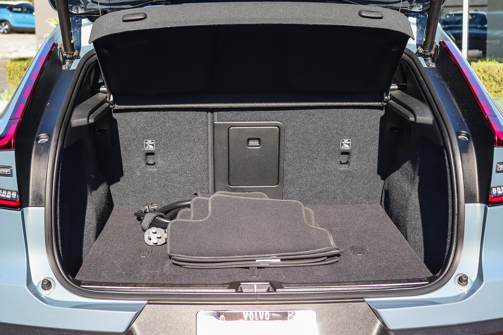 Used 2023 Volvo C40 P8 Recharge Ultimate AWD/4WD image 30