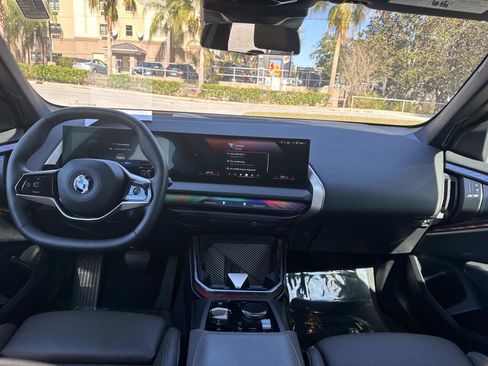 Used 2025 BMW X3 xDrive30i w/ Premium Package image 14