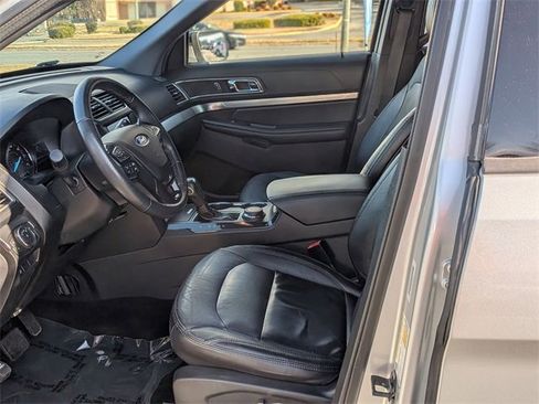 Used 2018 Ford Explorer XLT w/ Equipment Group 202A image 14