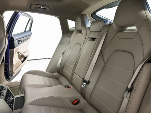 Certified 2025 Porsche Panamera image 22