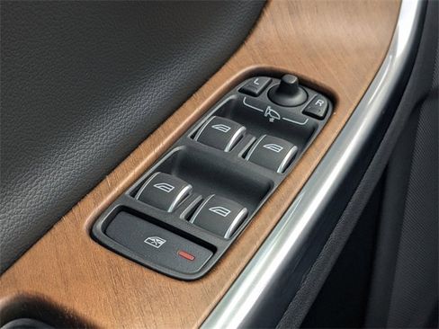 Used 2017 Volvo S60 T5 Inscription Platinum image 25