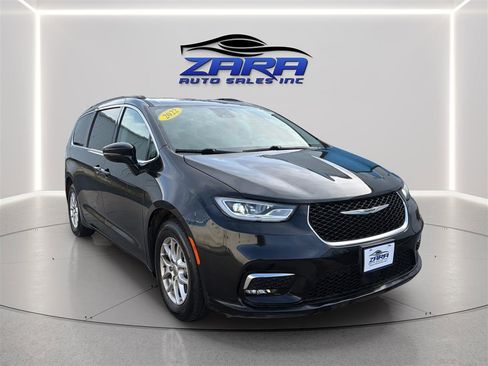Used 2022 Chrysler Pacifica Touring-L FWD image 9