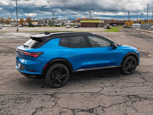 New 2025 Chevrolet Equinox EV RS image 6