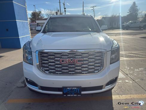 Used 2018 GMC Yukon XL Denali w/ Open Road Package image 3