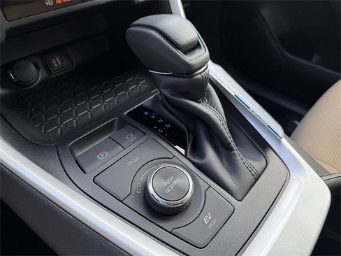 New 2025 Toyota RAV4 LE image 18