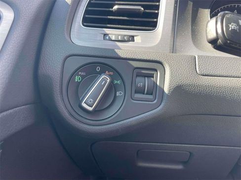 Used 2016 Volkswagen Golf SE w/ Lighting Package image 18