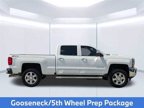 Used 2019 Chevrolet Silverado 2500 LTZ w/ Duramax Plus Package AWD/4WD image 8