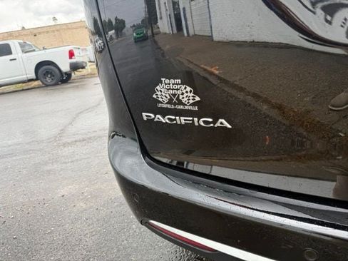 New 2027 Chrysler Pacifica Select w/ Family Tech Group AWD/4WD image 7