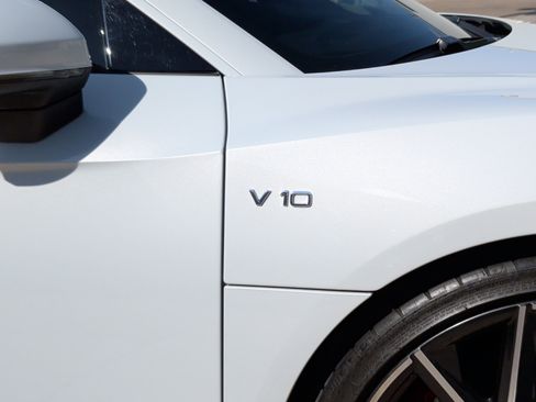 Used 2022 Audi R8 V10 w/ Premium Package image 13