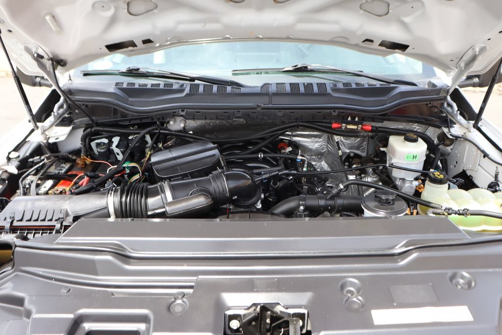 Used 2020 Ford F550 4x4 Regular Cab Super Duty image 14