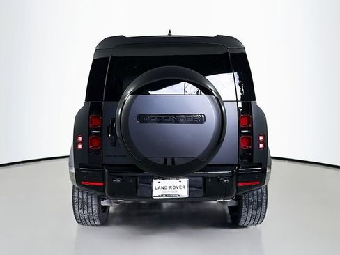 Certified 2025 Land Rover Defender 110 X-Dynamic SE image 6