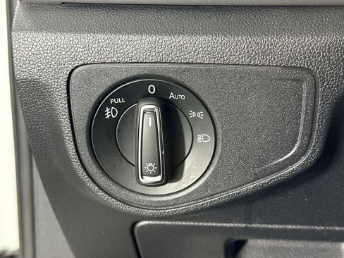 Used 2018 Volkswagen Atlas SE w/ R-Line Package image 26