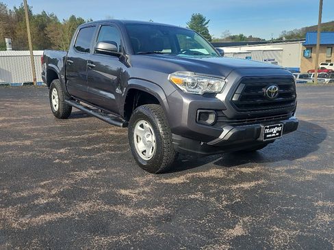 Used 2020 Toyota Tacoma SR AWD/4WD image 7