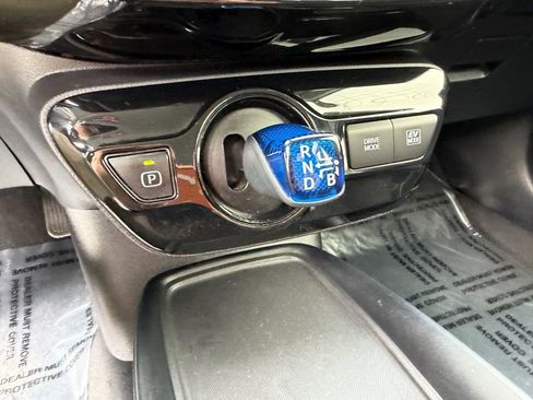 Used 2022 Toyota Prius LE image 26