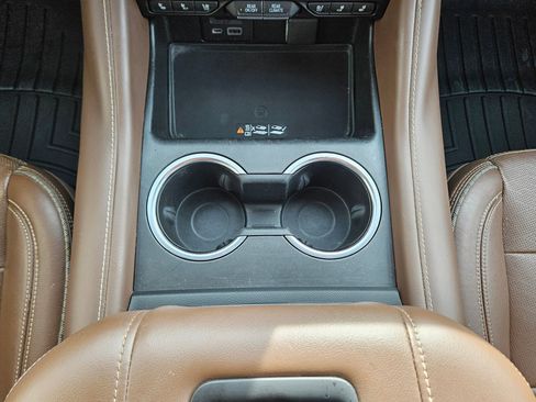 Used 2021 Chevrolet Suburban High Country image 12