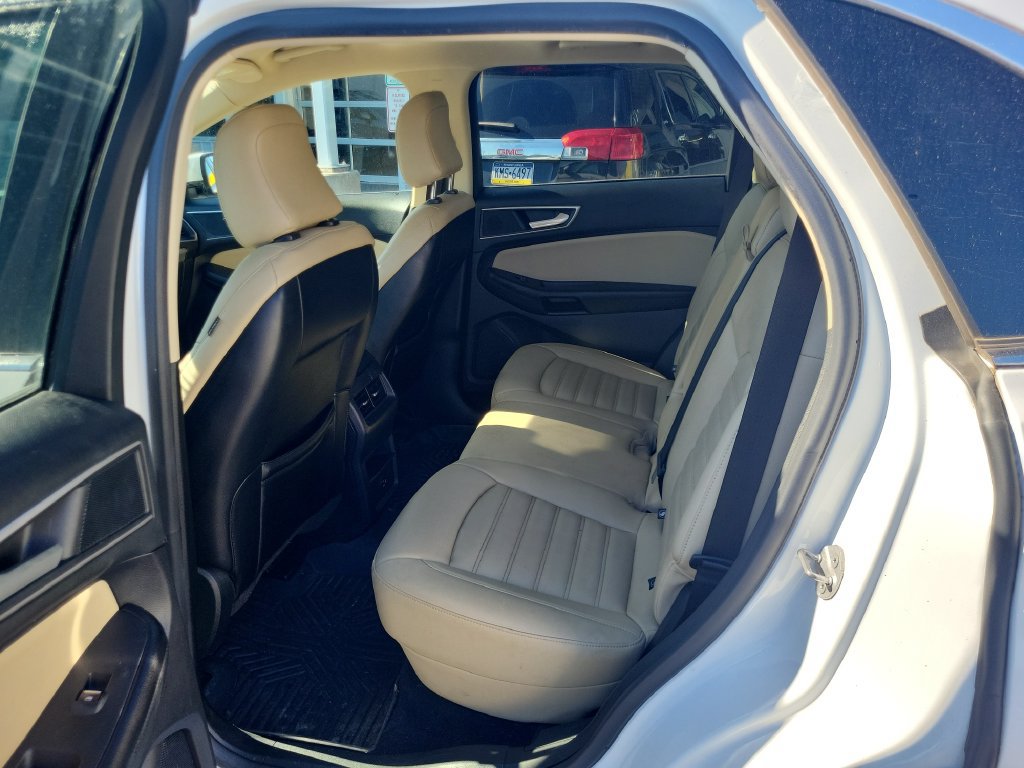Used 2022 Ford Edge SEL AWD/4WD image 9