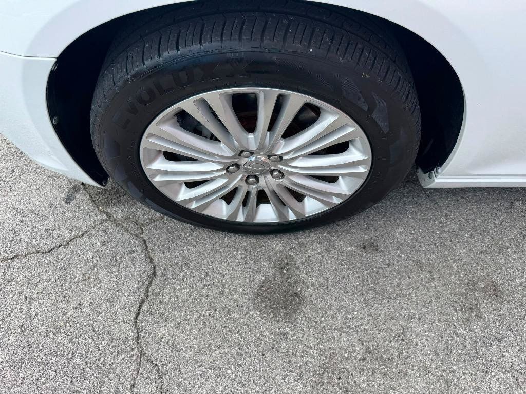 Used 2014 Chrysler 300 C AWD/4WD image 8