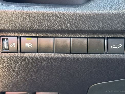 Used 2025 Toyota RAV4 XLE w/ Convenience Package FWD image 25