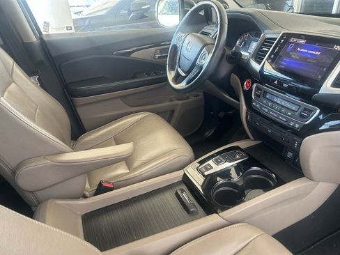 Used 2017 Honda Pilot Touring image 30