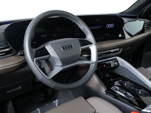 Used 2025 Audi Q5 Premium Plus w/ Premium Plus image 5