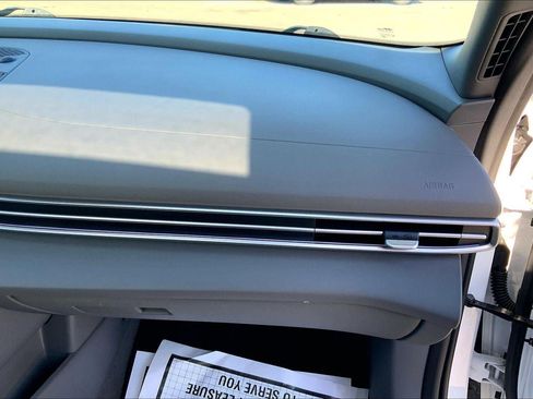 Used 2025 Hyundai Elantra SEL FWD image 15