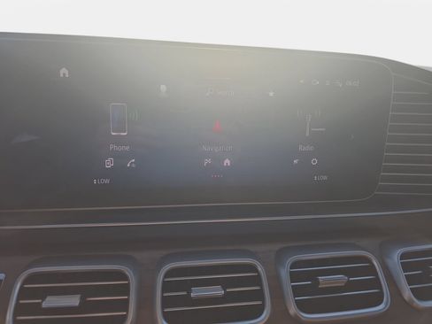 Used 2025 Mercedes-Benz GLS 580 4MATIC image 21