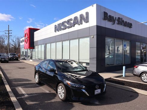 Certified 2025 Nissan Sentra S image 2