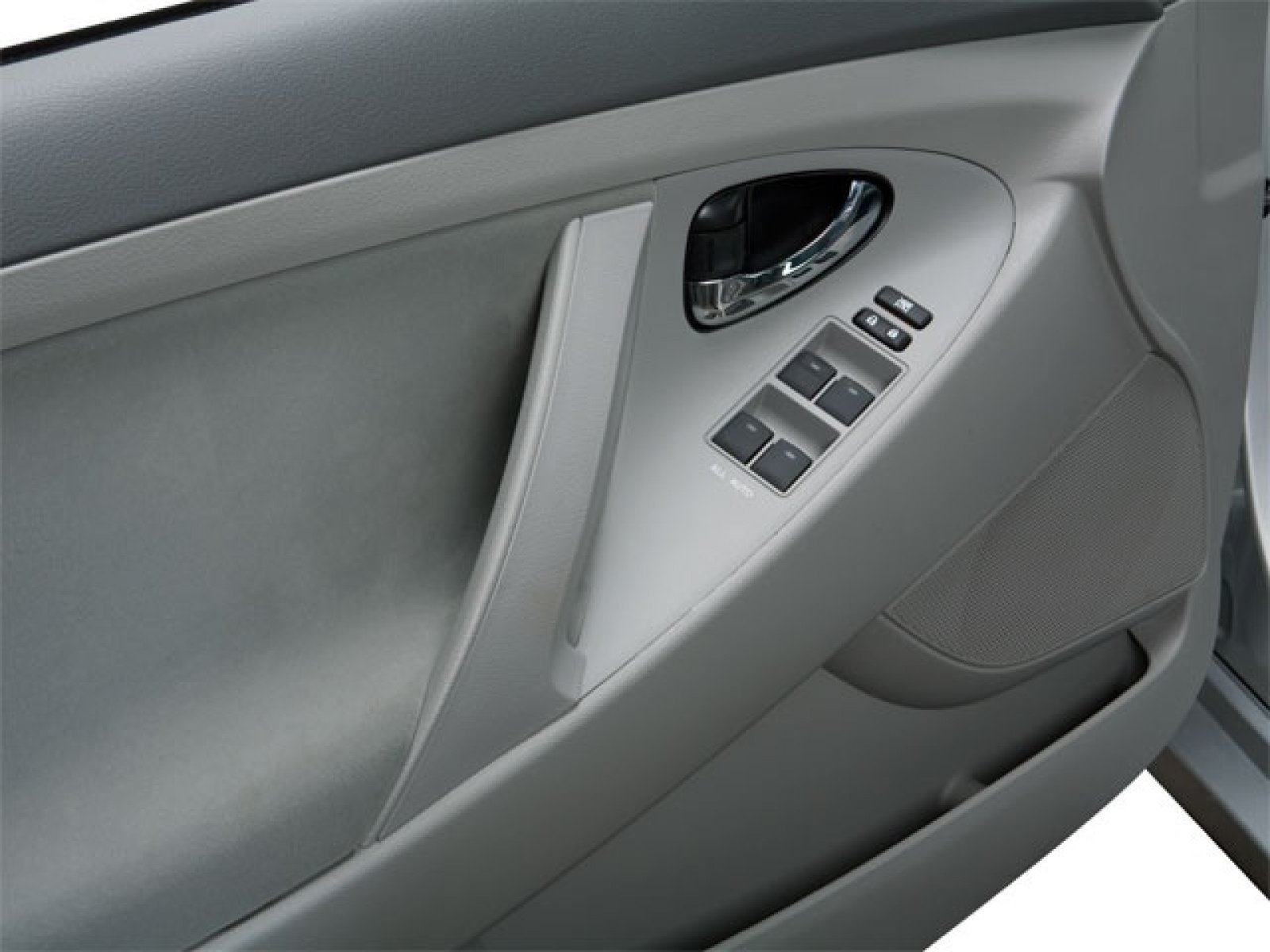 Used 2010 Toyota Camry LE FWD image 10