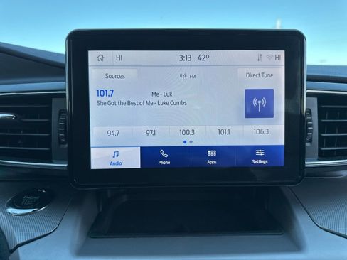 Used 2022 Ford Explorer XLT w/ Equipment Group 202A image 30