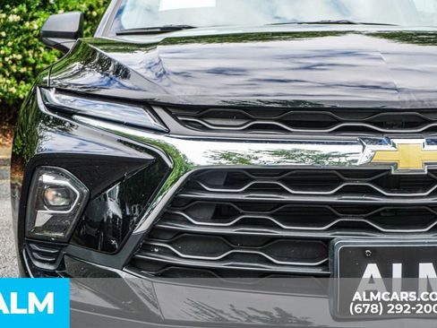Used 2025 Chevrolet Blazer LT FWD image 11