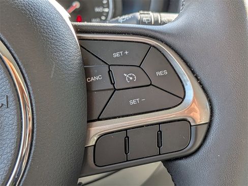 Used 2022 Jeep Renegade Latitude image 26