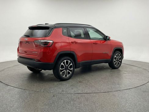 Used 2025 Jeep Compass Trailhawk image 9