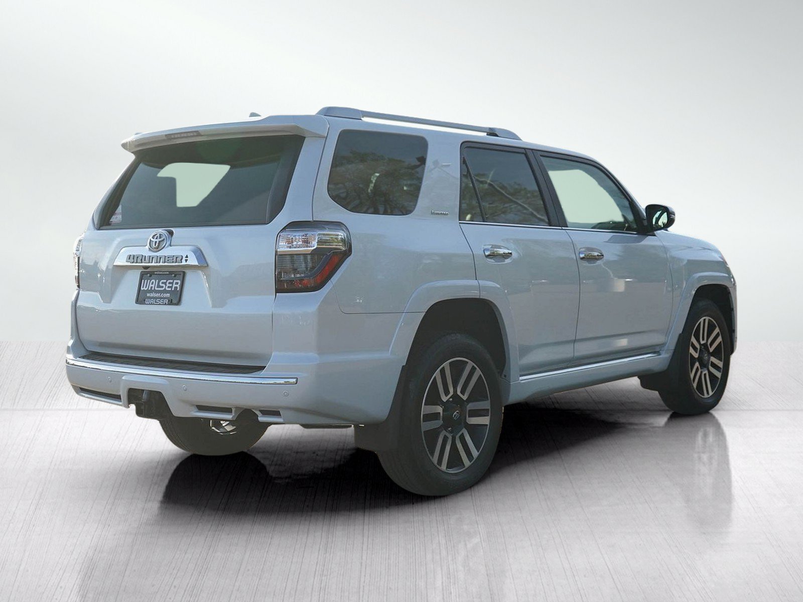 Used 2024 Toyota 4Runner Limited AWD/4WD image 5