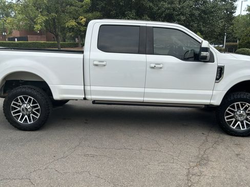 Used 2019 Ford F250 Lariat w/ Lariat Ultimate Package AWD/4WD image 11