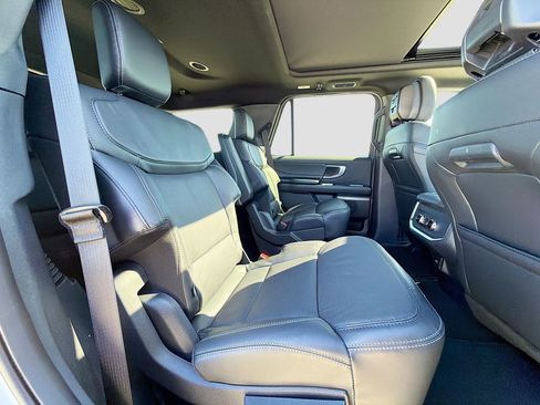 New 2026 Ford Expedition Platinum w/ Stealth Appearance Package AWD/4WD image 38