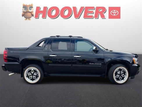 Used 2012 Chevrolet Avalanche LT w/ All-Star Edition image 2