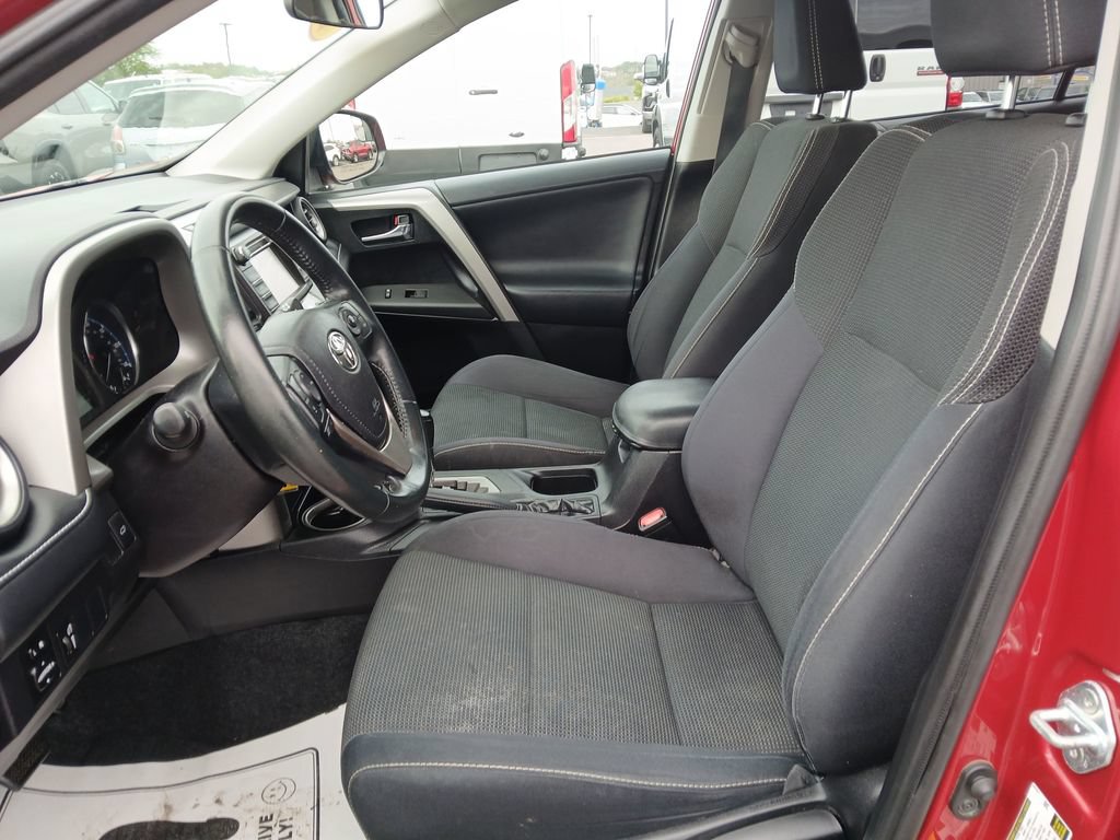 Used 2016 Toyota RAV4 XLE FWD image 10