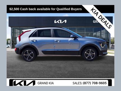 New 2025 Kia Niro EX