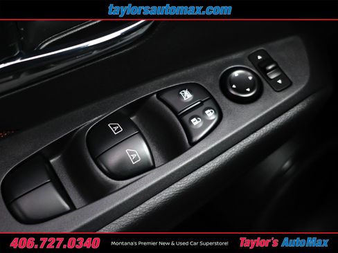 Used 2024 Nissan Kicks SR w/ Interior Electronics Package image 23