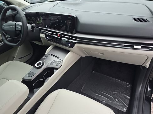 New 2026 Kia Sportage EX image 14