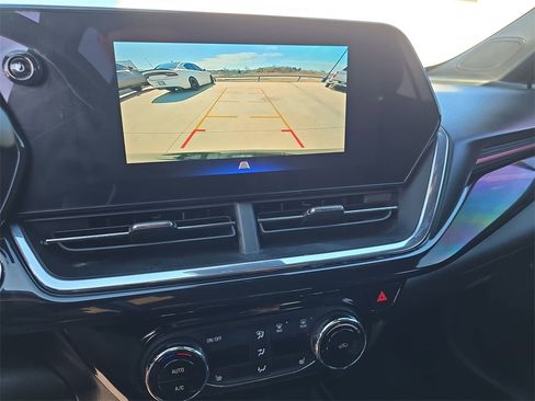 Used 2025 Chevrolet Trax RS w/ Driver Confidence Package image 23