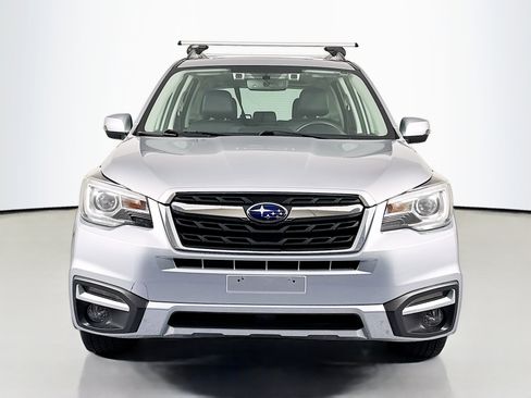 Used 2018 Subaru Forester 2.5i Touring AWD/4WD image 2
