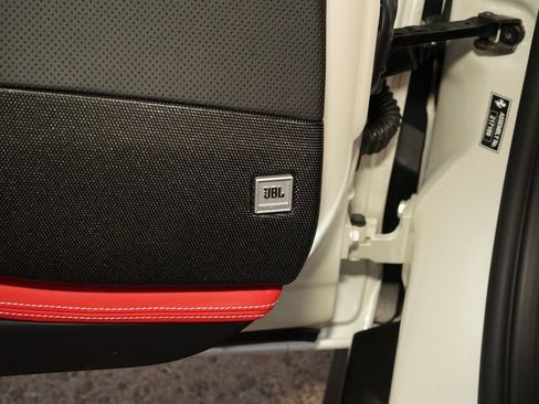 Used 2023 Ferrari 812 GTS image 25