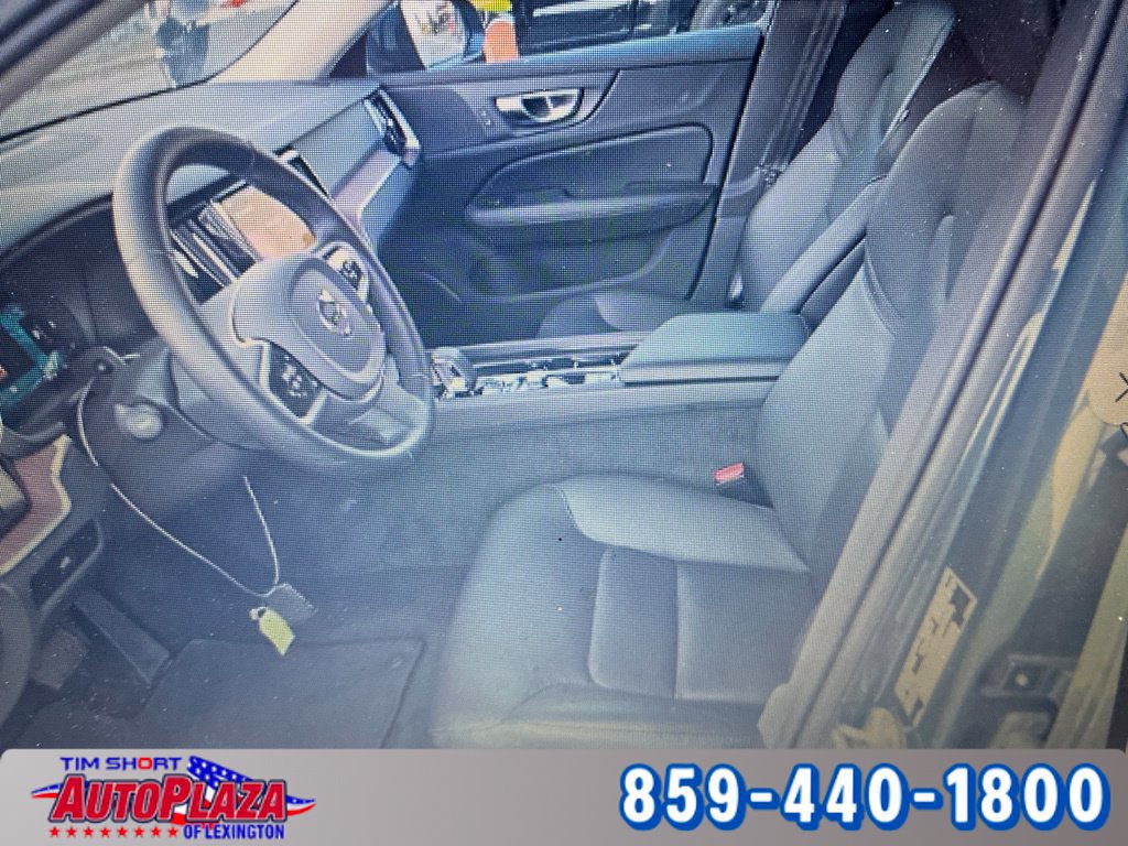 Used 2025 Volvo V60 B5 Cross Country Plus AWD/4WD image 8