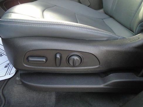 Used 2020 Buick Enclave Essence w/ Sound and Sites Package AWD/4WD image 17